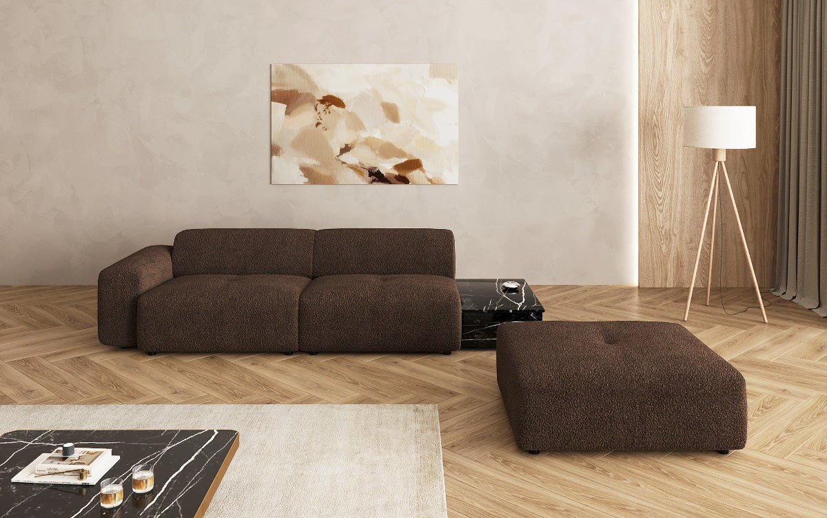 Designer Sofa Calm 3 Sitzer mit Beistellhocker und Beistelltisch in Bouclé