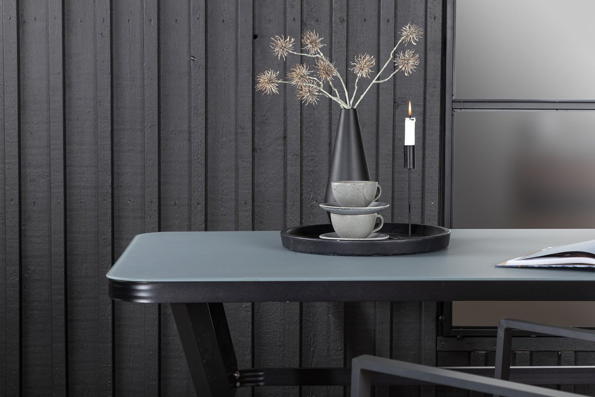 Gartentisch Amaré - eine Kombination aus matter Glasplatte und Aluminiumgestell