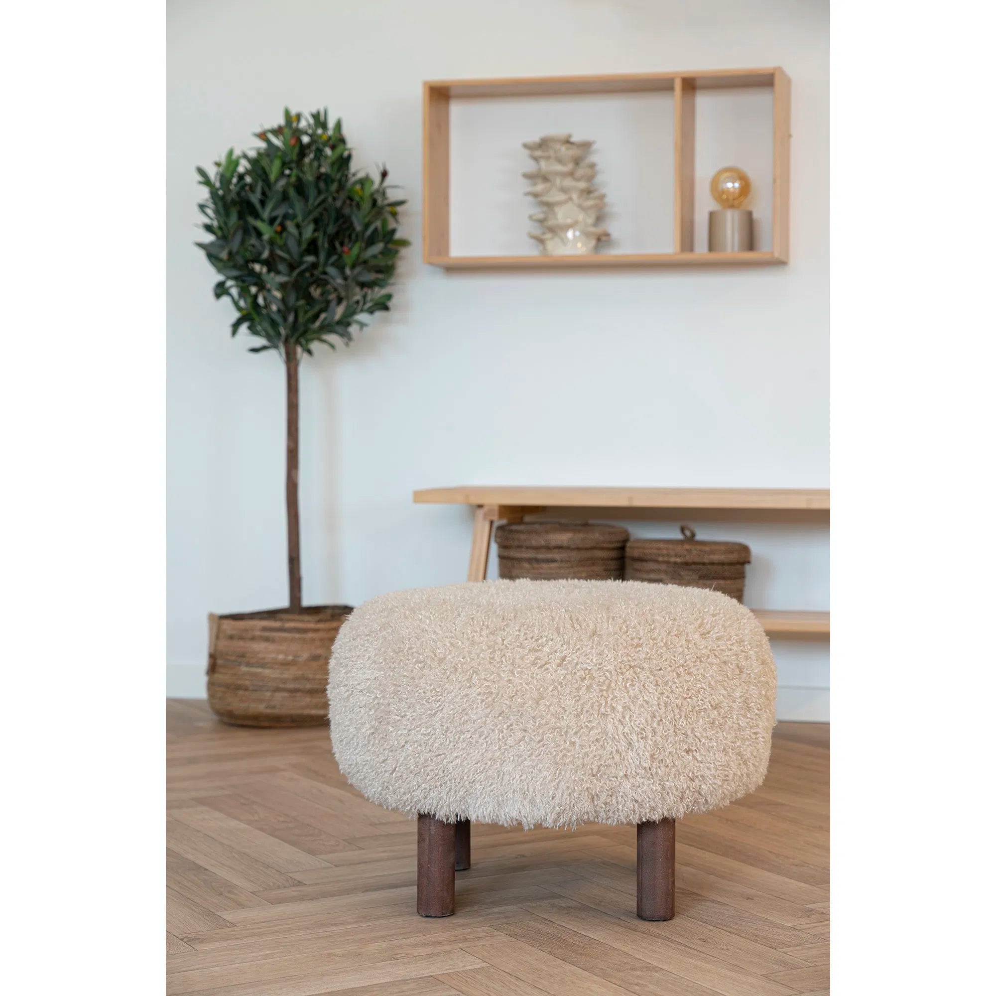 Beistellhocker Lizzy – Flauschiger Komfort