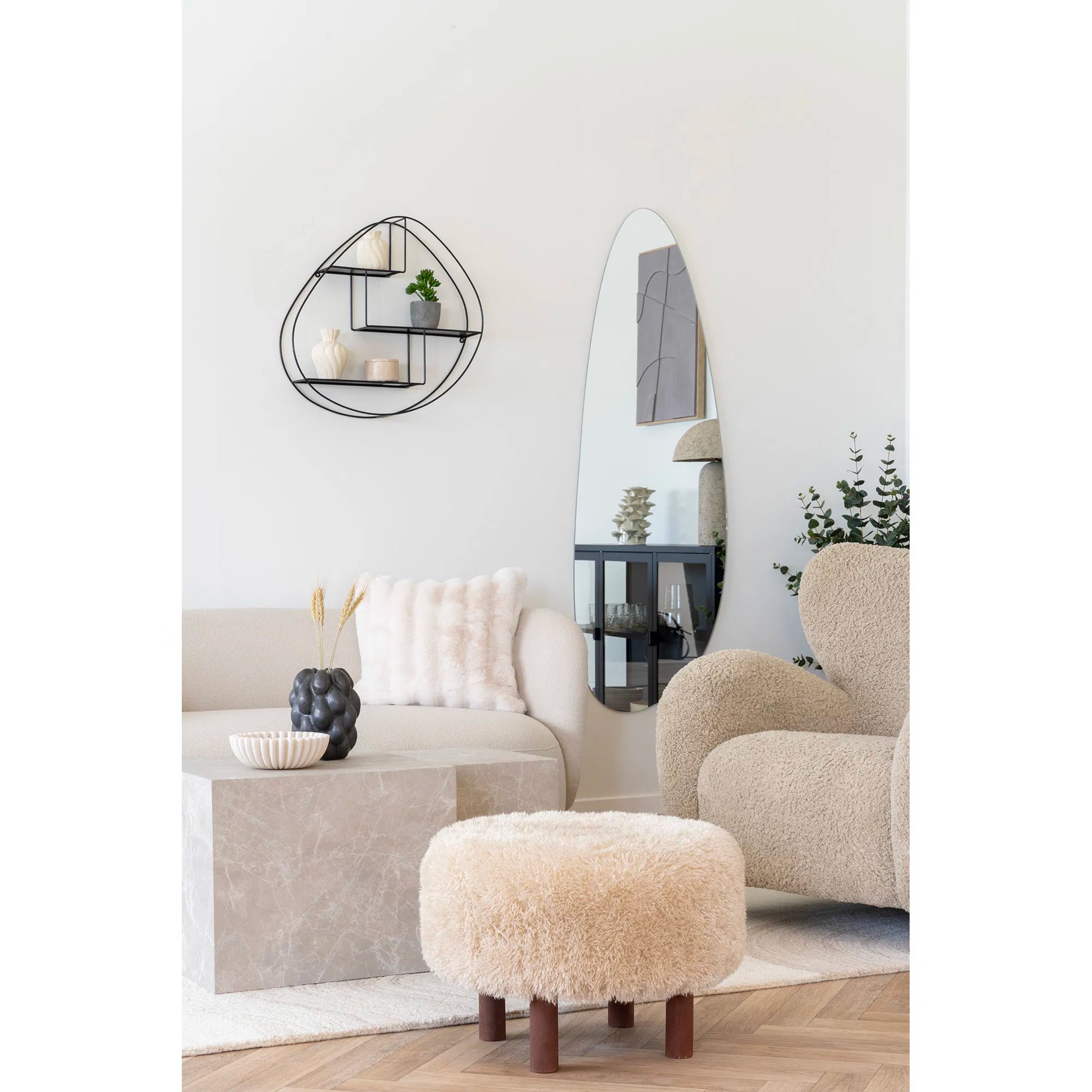 Beistellhocker Lizzy – Flauschiger Komfort