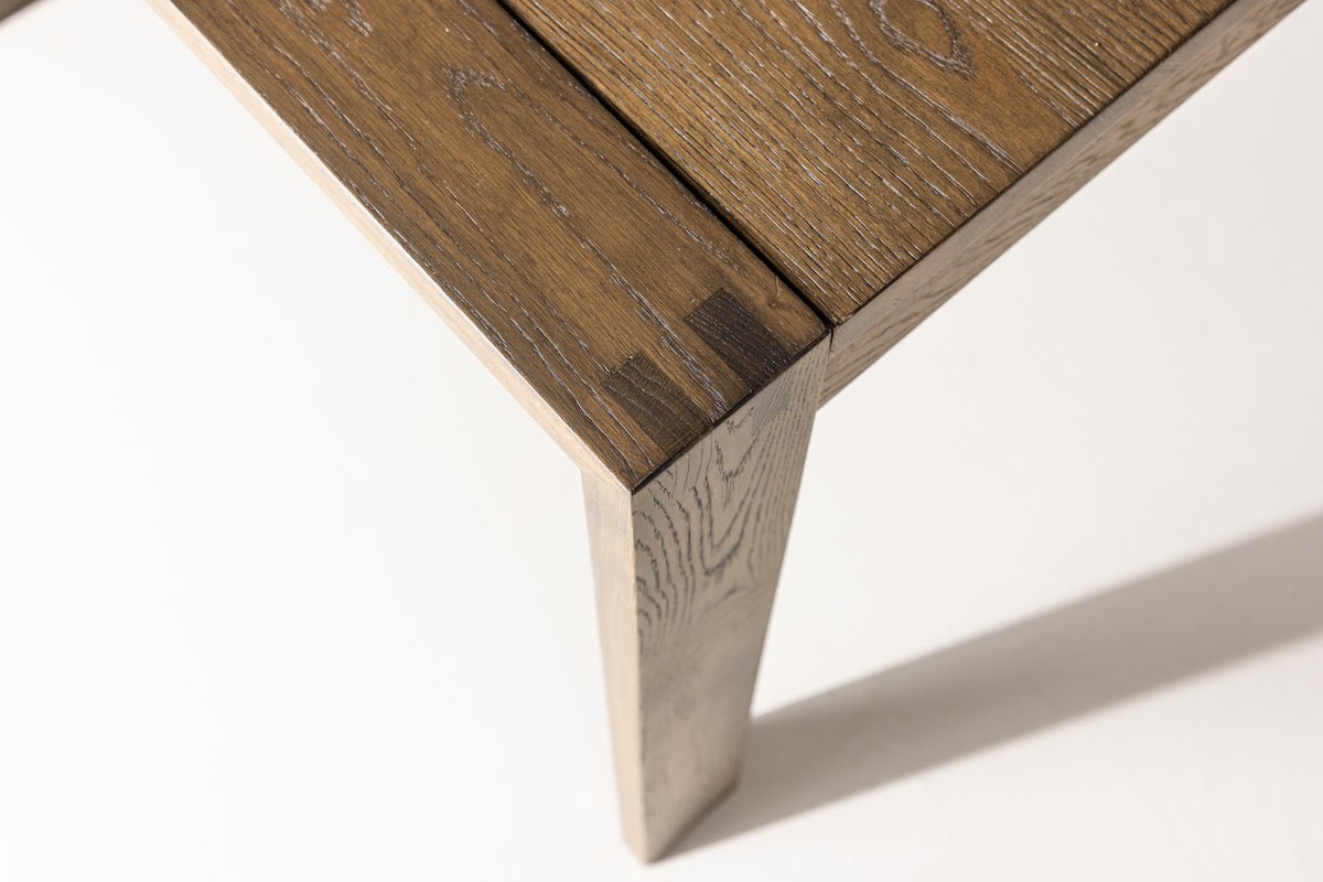 Esstisch Wainui - gefertigt aus robustem Eichenholz