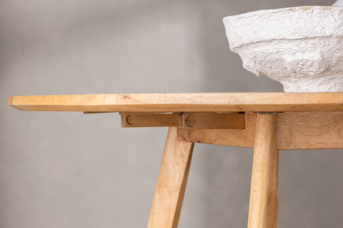 Esstisch Manaia - der perfekte Tisch für kleine Räume mit großem Stil