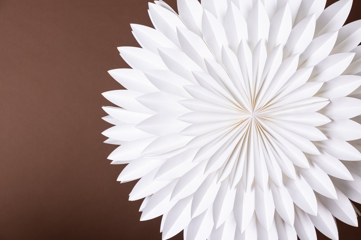 Weihnachts-Deckenleuchte Starla - weiße Sternform in 2 Größen