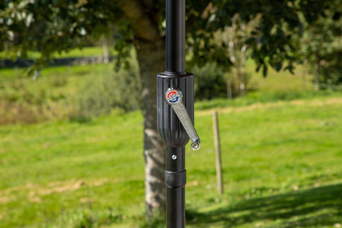 Sonnenschirm Rivierra – Ø270 cm in der Farbe Rot