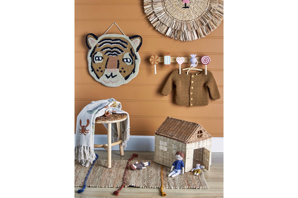 Kinder-Garderobe Haily – aus Kiefernholz mit Bonbon-Design