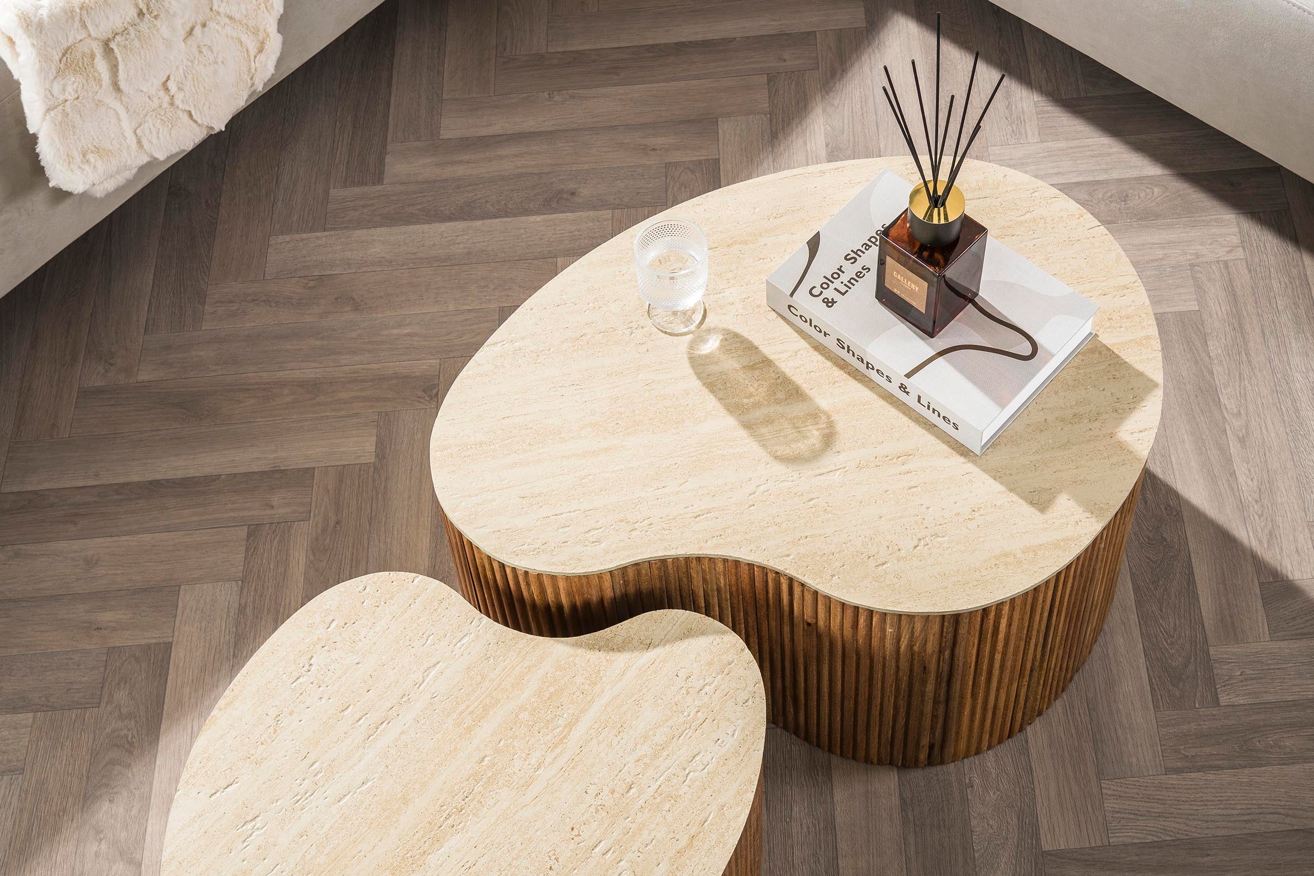 Couchtisch Tavara - 2er Set aus sandfarbenem Mangoholz mit Keramik-Tischplatte