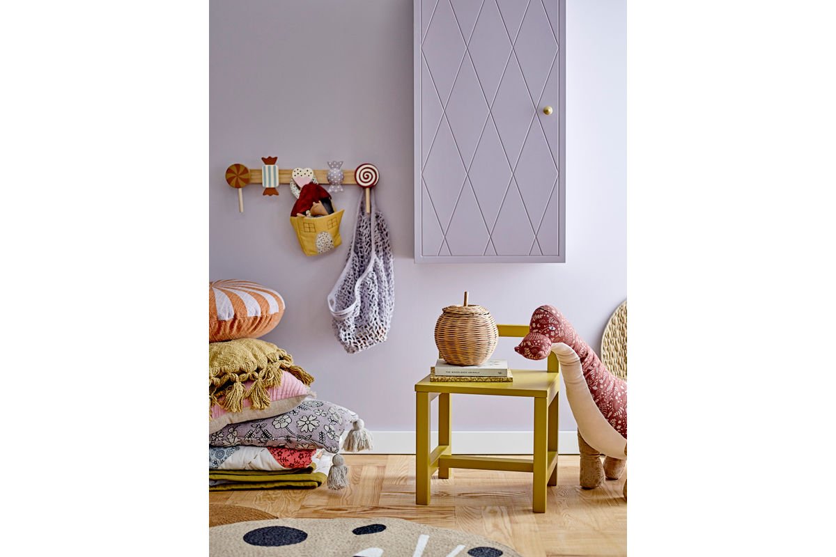 Kinder-Garderobe Haily – aus Kiefernholz mit Bonbon-Design