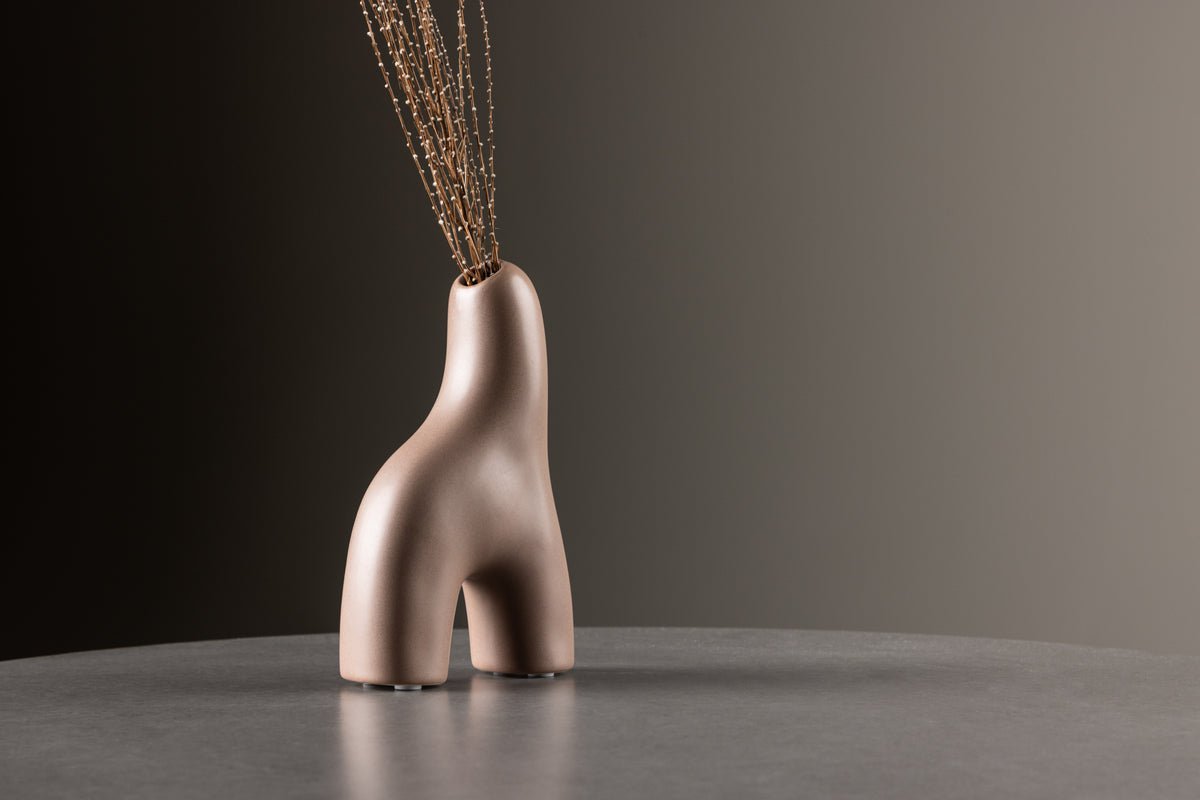 Vase Noara 16 cm – Skulpturales Designobjekt aus Steingut