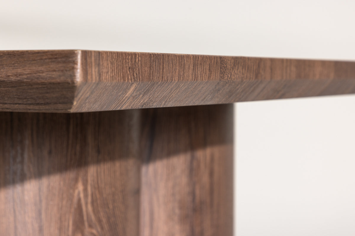 Esstisch Nary - verbindet modernes Design mit zeitloser Eleganz