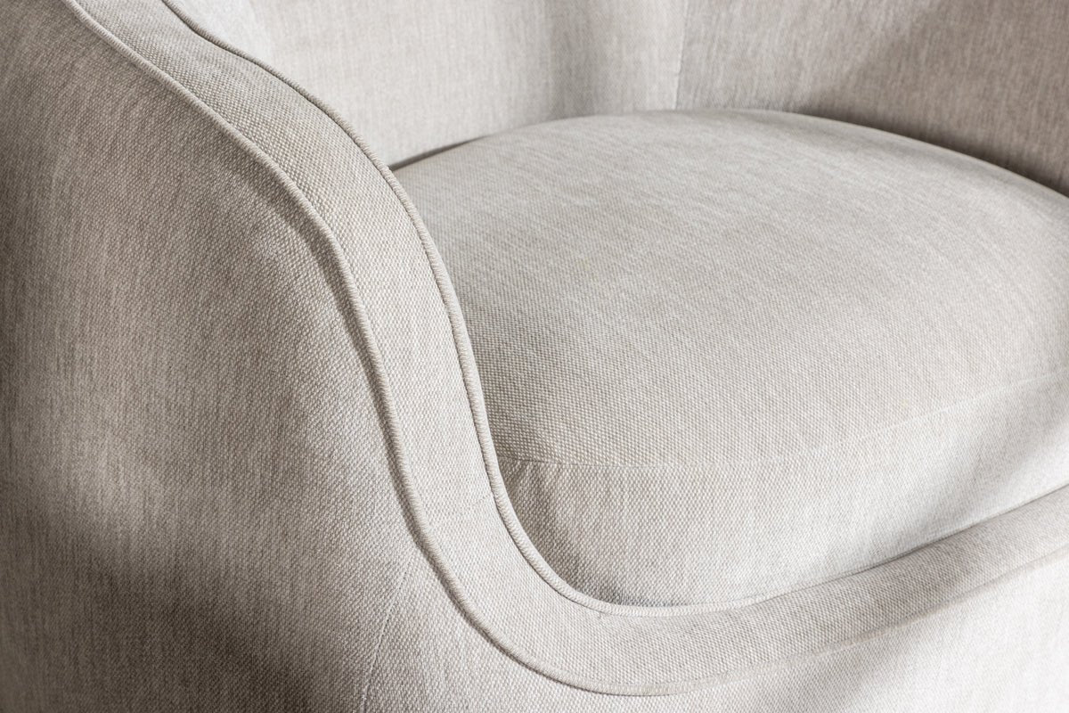 Sessel Elias - in hellgrau mit abgerundeten Formen