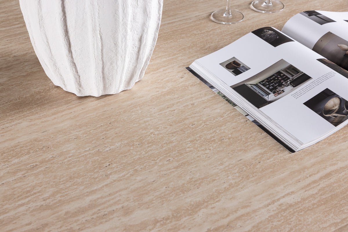 Esstisch Alenya - mit klarer Formensprache und großzügiger Tischplatte