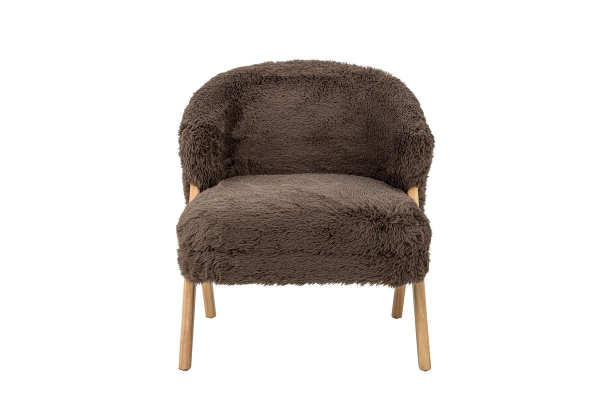 Loungesessel Ang – Kunstfell & FSC®-Holz in warmem Braunton