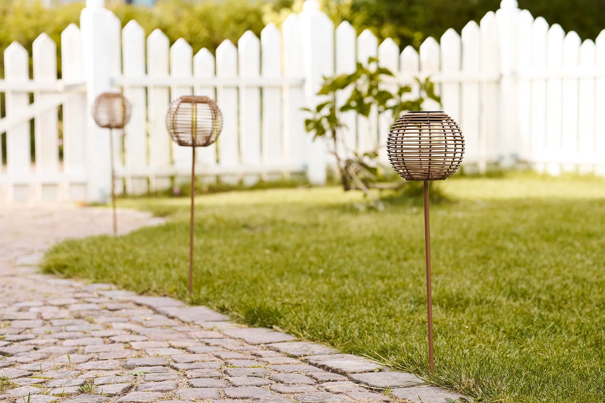 Garten Solarlampe „Elmara“ – wetterfest für Balkon & Outdoor-Bereich