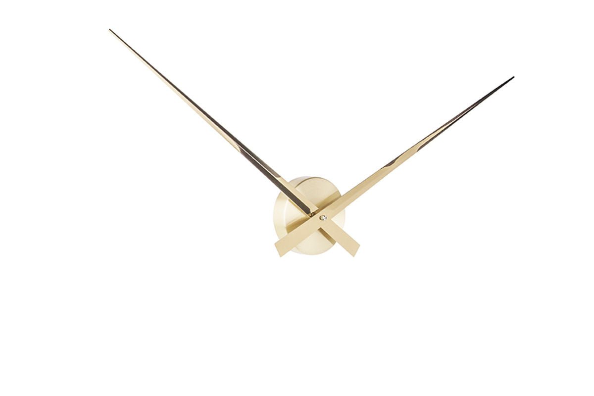 Wanduhr Ozzy – Offenes Design in Goldoptik