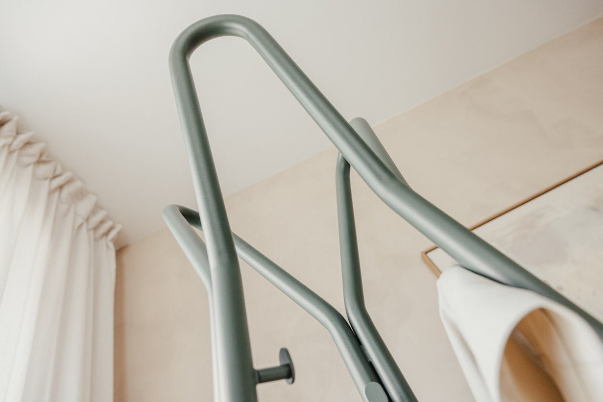 Garderobe Charles – Minimalistischer Dielenständer aus Stahl