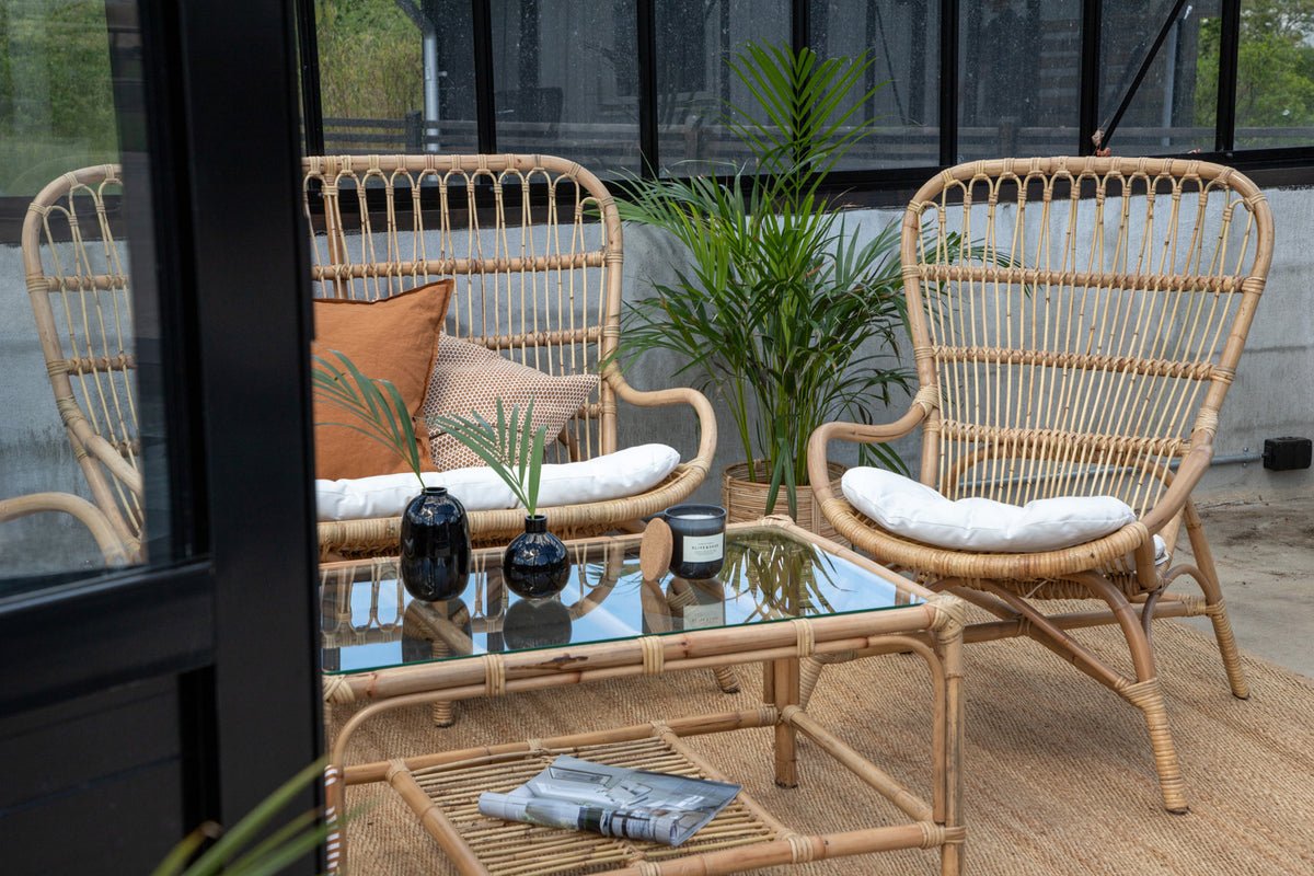 Garten Loungeset Raisa – mit Glasplatte & weißen Kissen