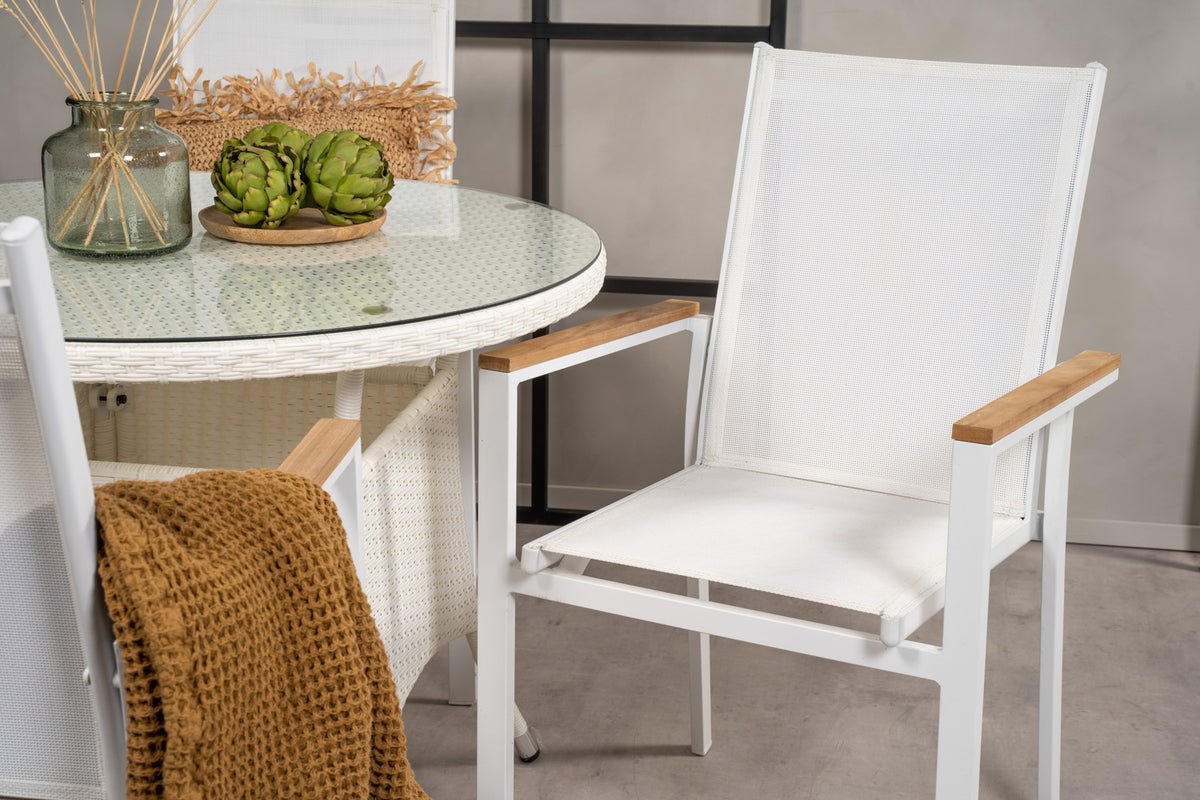 Gartentisch Eluno - das moderne Design schafft eine gemütliche Atmosphäre