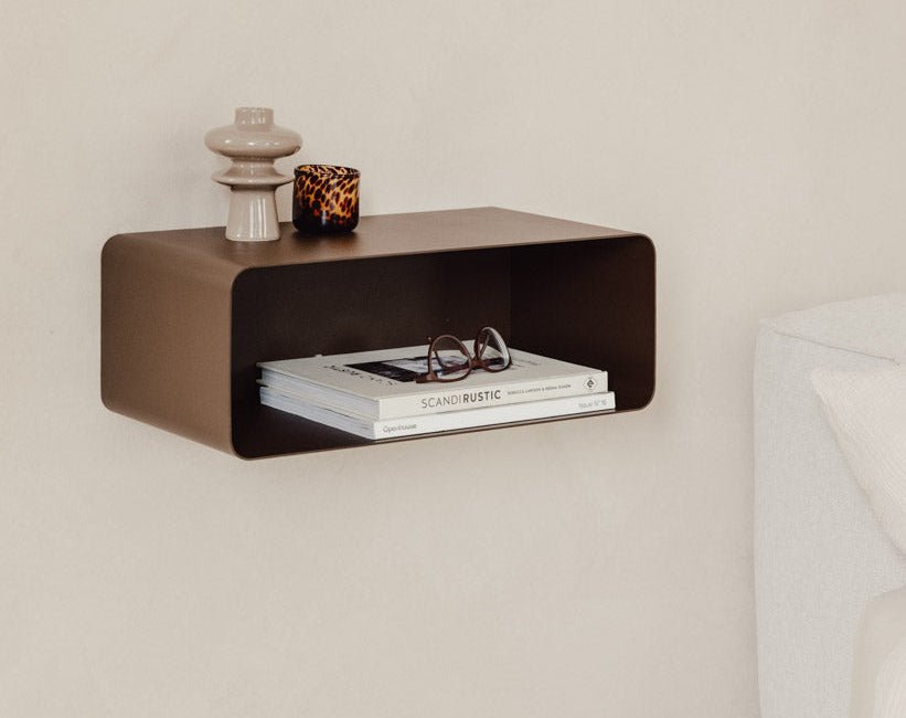 Nachttisch Nelio – Hängendes Design mit Kabeldurchführung