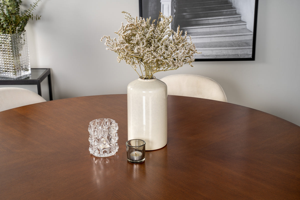 Dining Table Solara - in modern, Scandinavian-inspired design