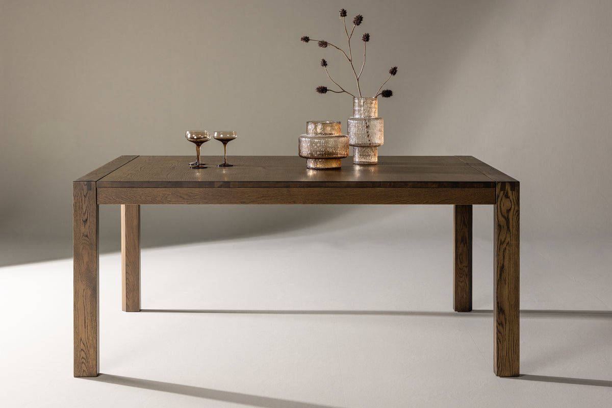 Dining table Wainui - made from sturdy oak wood