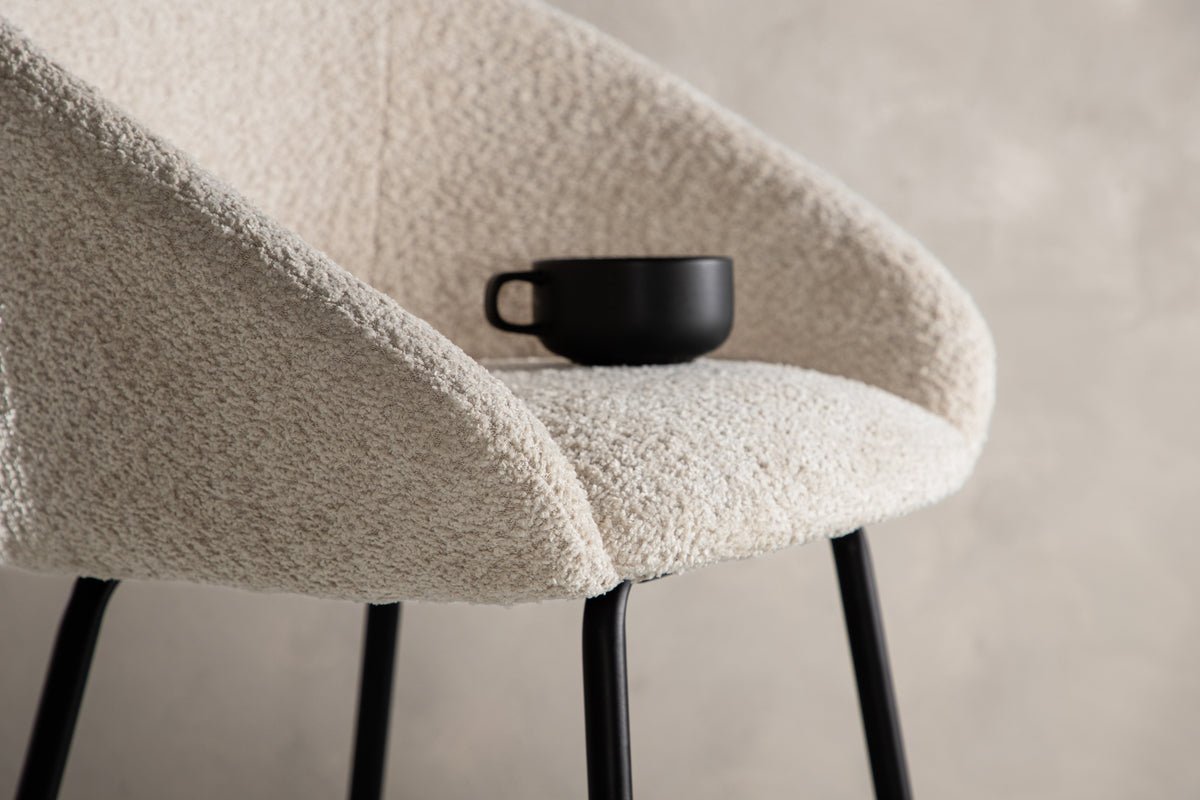 2er Set - Barhocker Briska mit Sitz aus weißem Teddyfell