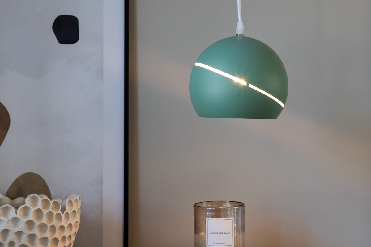 Pendant lamp "Jozani" – Round shape with dotted light reflection