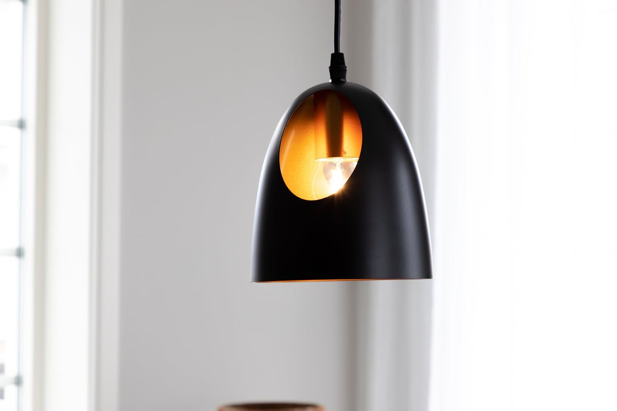 Pendant lamp "Black Beauty" – With elegant copper-colored interior design
