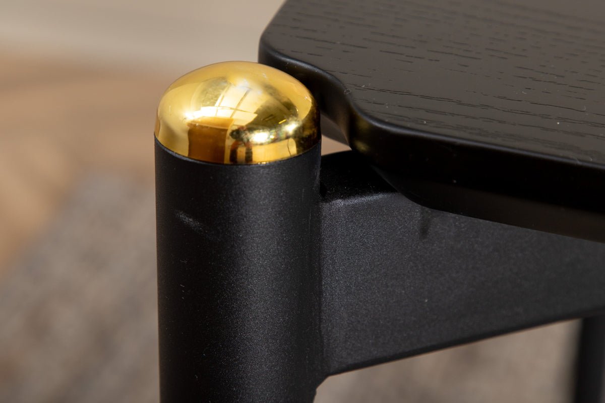 Dining table Amani - stylish elegance for your home