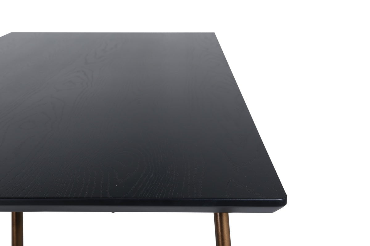 Dining table Tanoa - a Scandinavian inspired design with slightly splayed legs