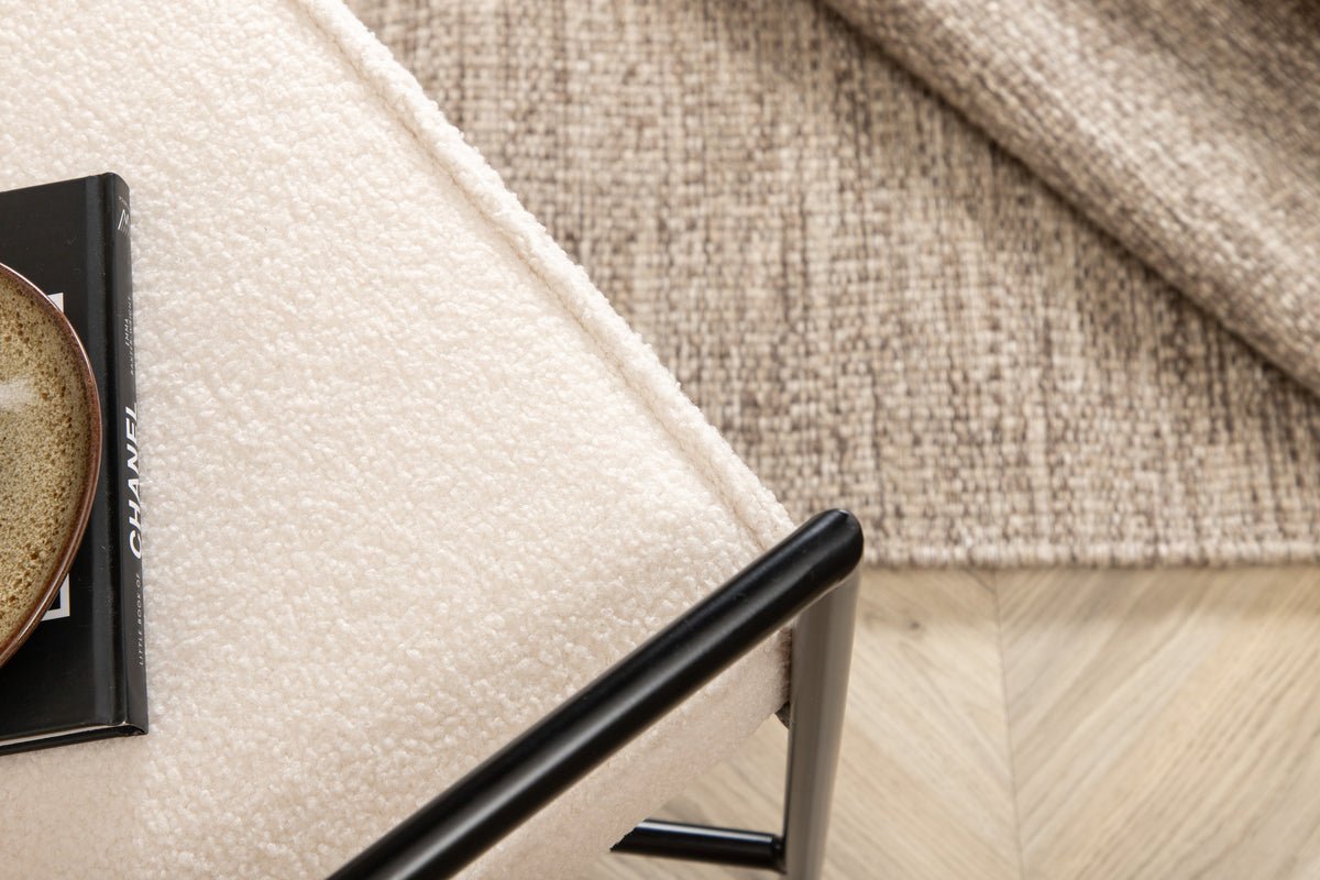 Designer Armchair Lundra – Upholstered Chair in Offwhite with Black Metal Frame