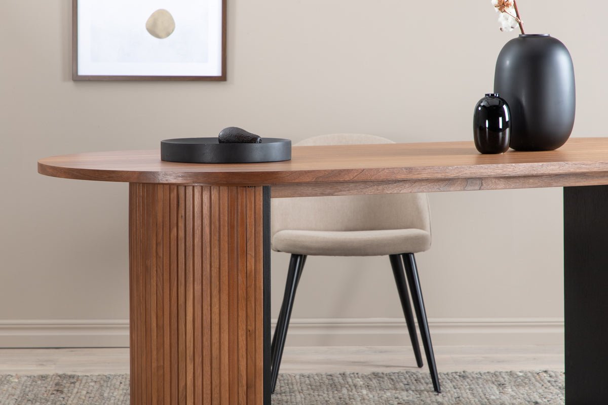 Dining table Moani - with sturdy frame in ribbed design