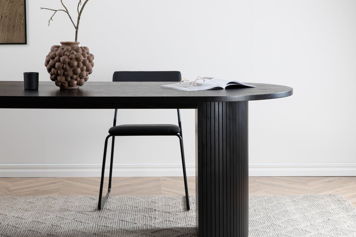 Dining table Moani - with sturdy frame in ribbed design