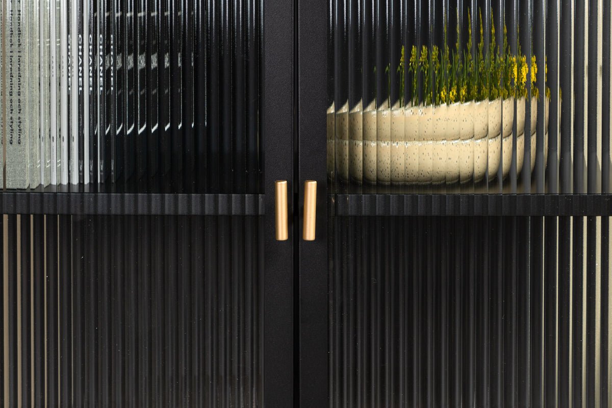 Chest of drawers Lenora – Modern Scandi with elegant retro touch