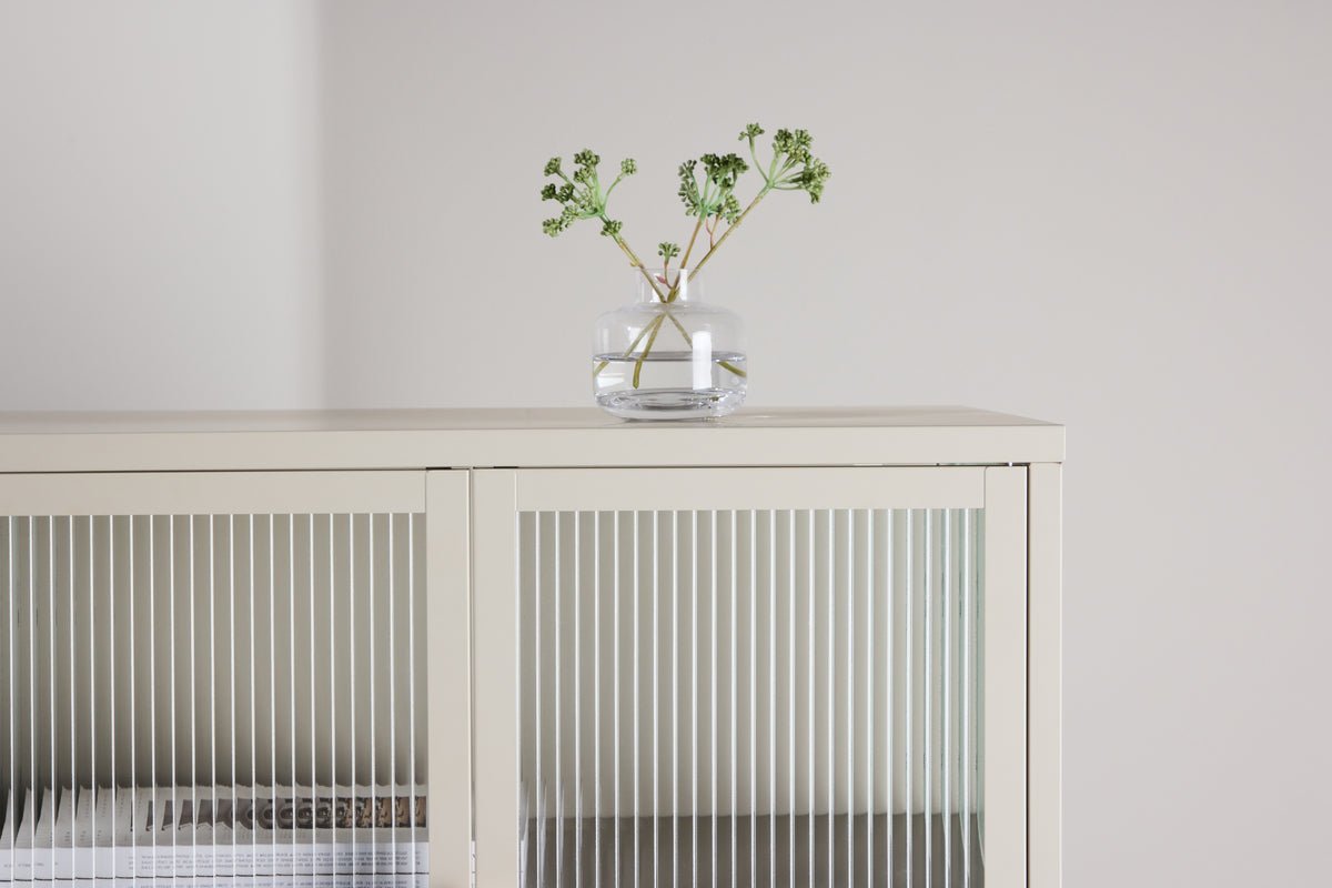 Chest of drawers Lenora – Modern Scandi with elegant retro touch