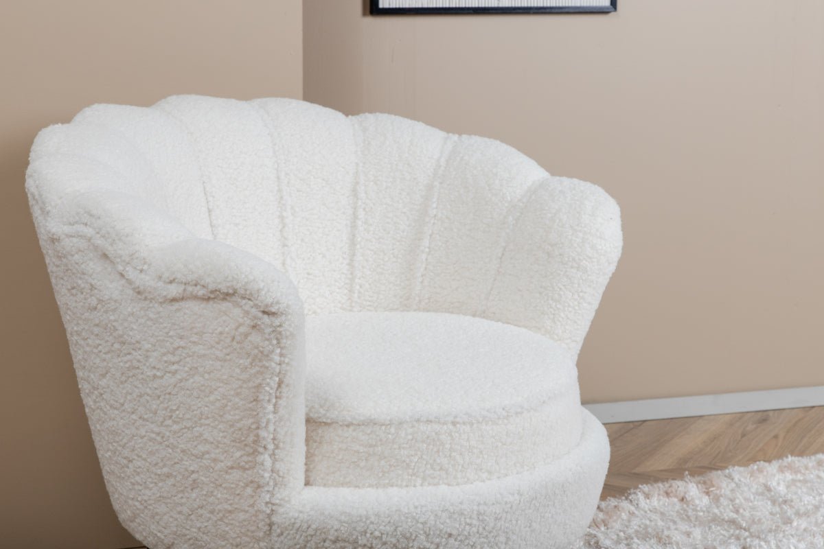 Armchair Celub - Available in 4 colors and 3 types of materials