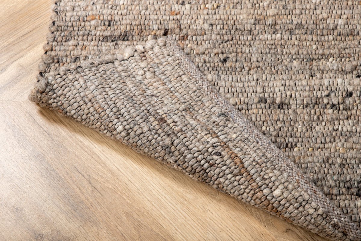 Carpet Enivo – with texture & pattern made of wool