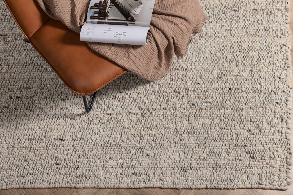 Carpet Enivo – with texture & pattern made of wool