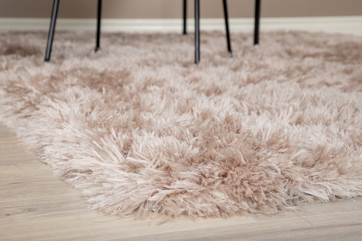 Carpet Auren – with glossy finish made of polyester