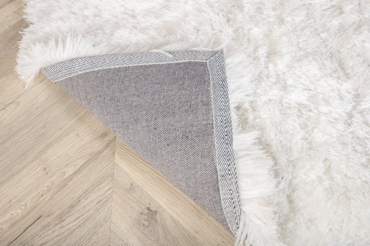 Carpet Auren – with glossy finish made of polyester