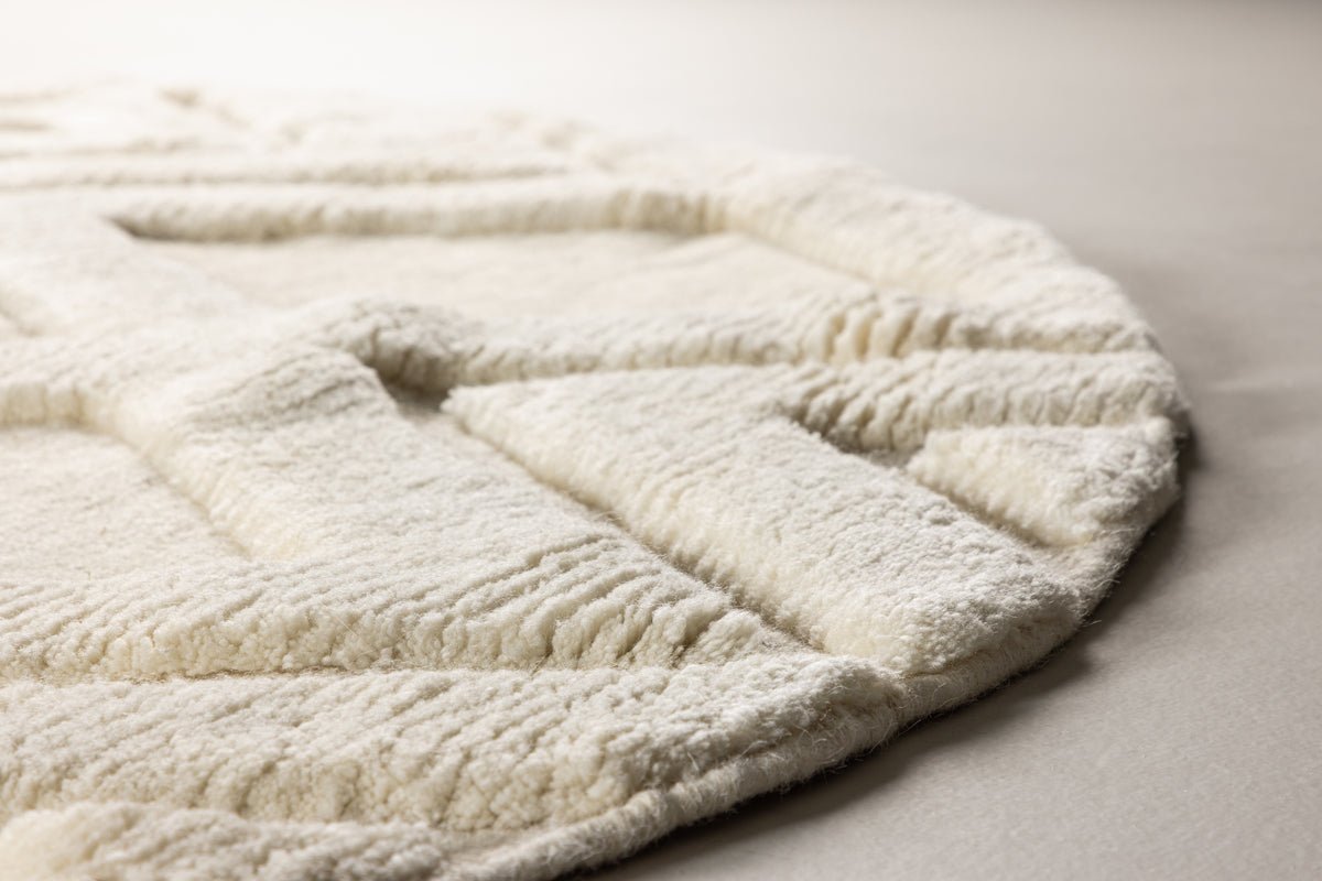 Rug Lunara – made of 100 % wool in White