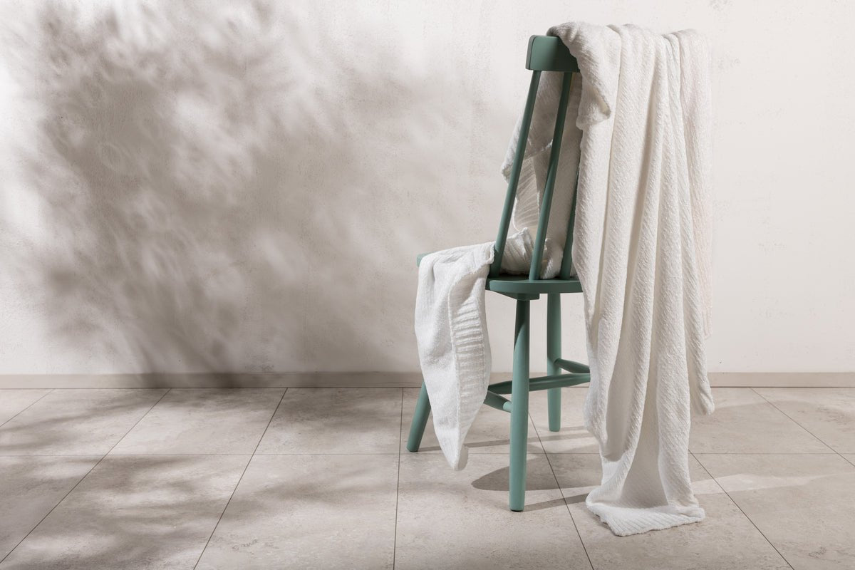 Bedspread Silva – 170×130 cm, soft chenille