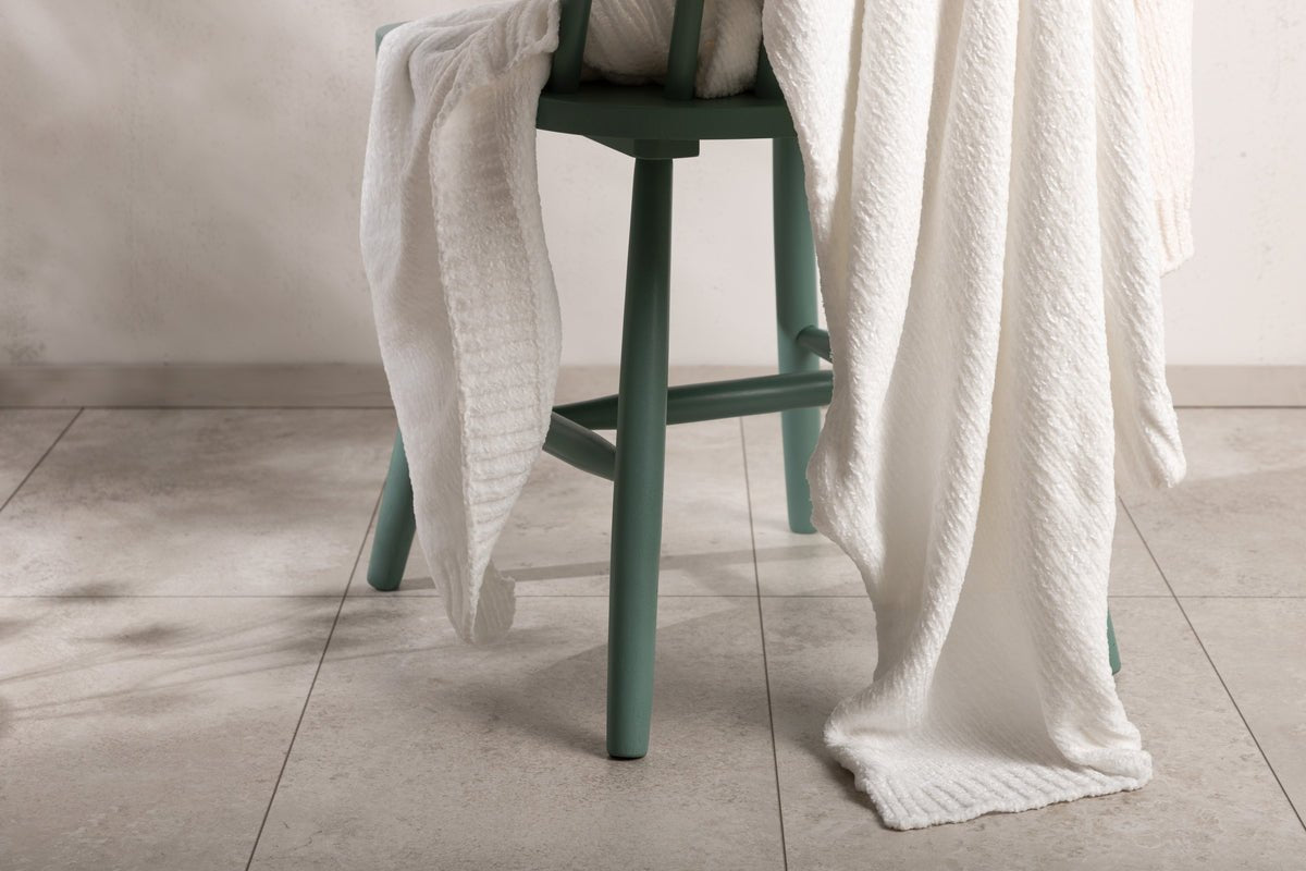 Bedspread Silva – 170×130 cm, soft chenille