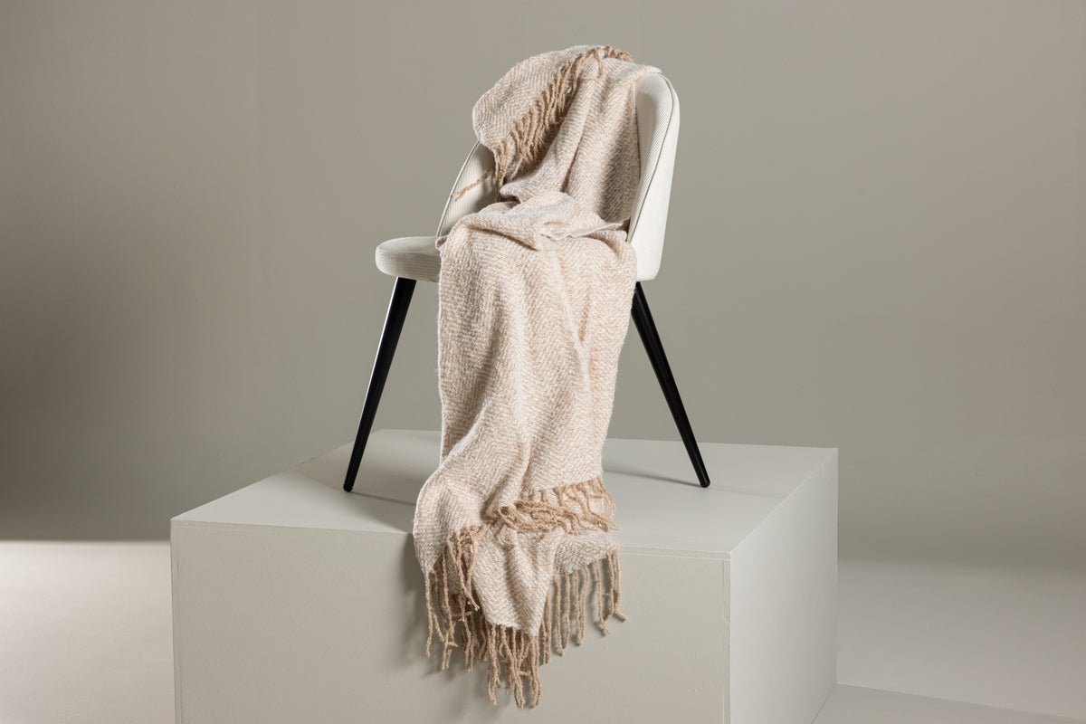 Bedspread Velora Beige – 170×130 cm with fringes & textured weave