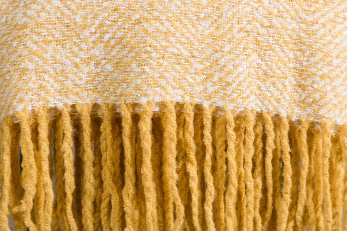 Bedspread Velora Yellow – 170×130 cm with Fringes & Textured Weave