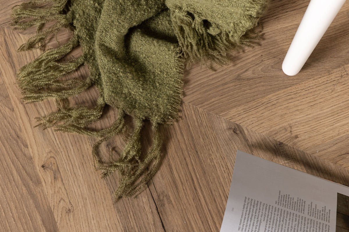 Stanley Moss Green Bedspread – 170×130 cm with Texture & Fringes