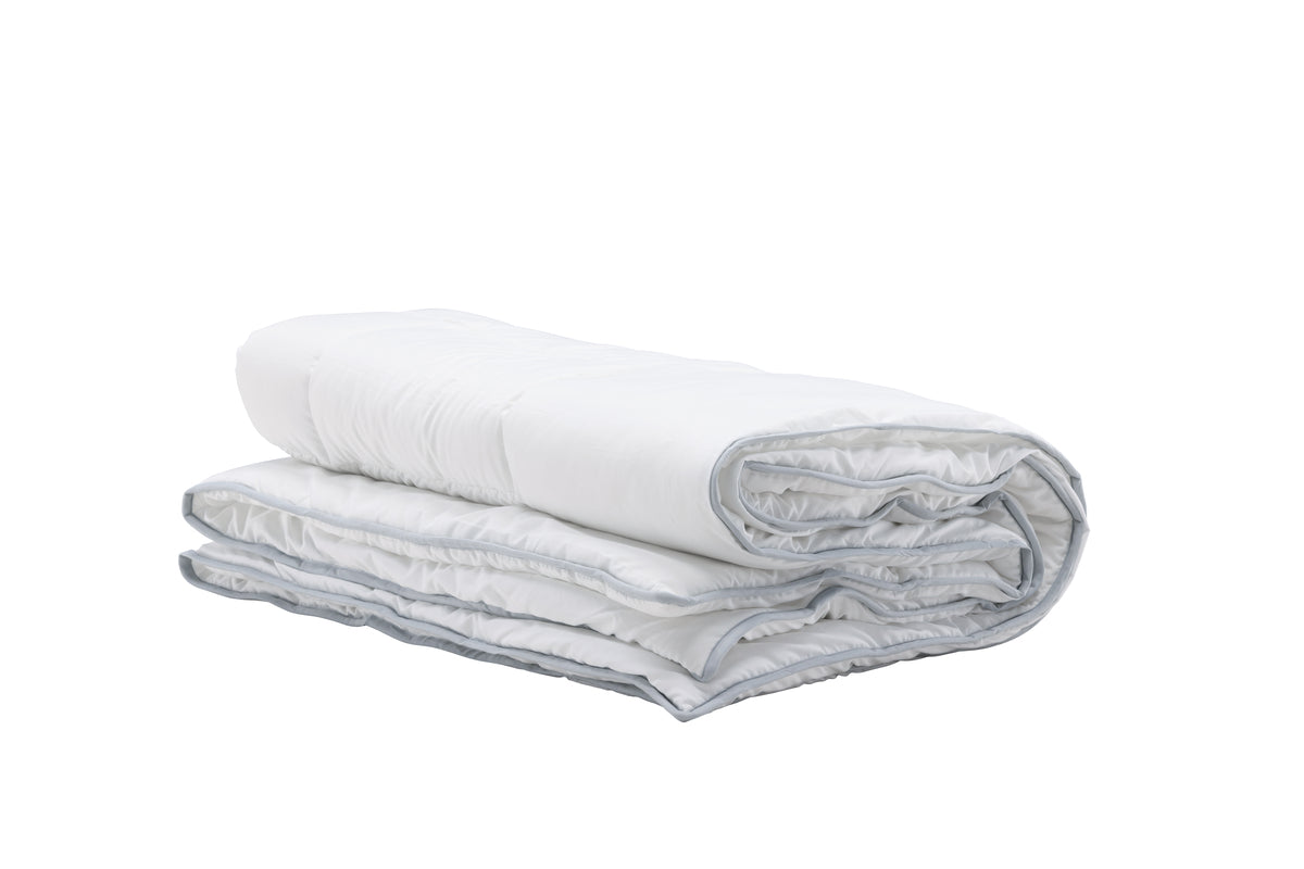 Premium duvet Skara 200 × 150 cm – microfiber lightweight blanket