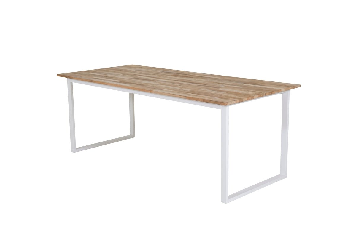 Dining table Suna - a combination of Scandinavian influences and clear, airy shapes