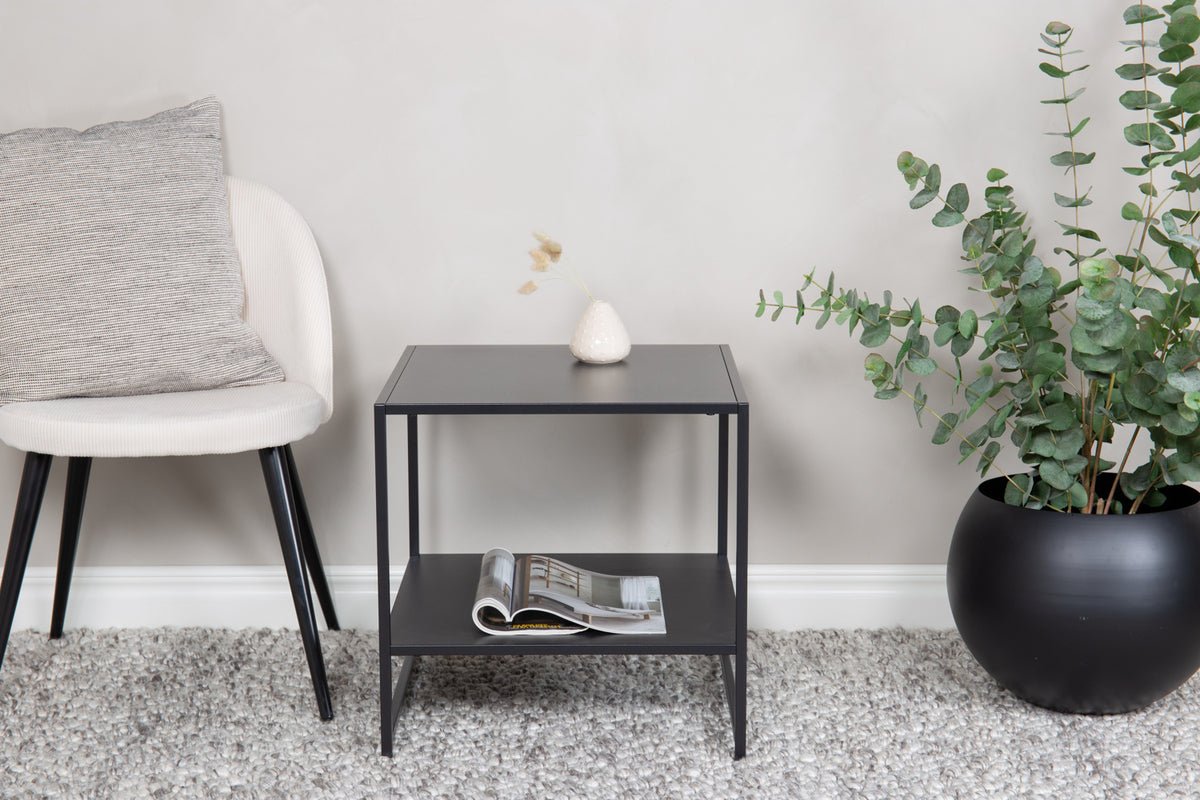 Side table Konsti – in two sizes in White & Black