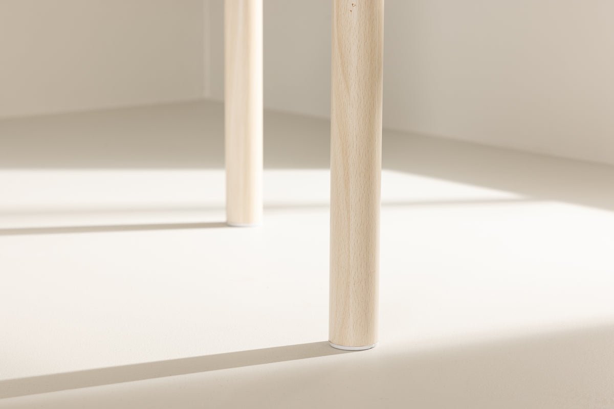 Dining table Seaside - oval dining table with clear lines and calm appearance