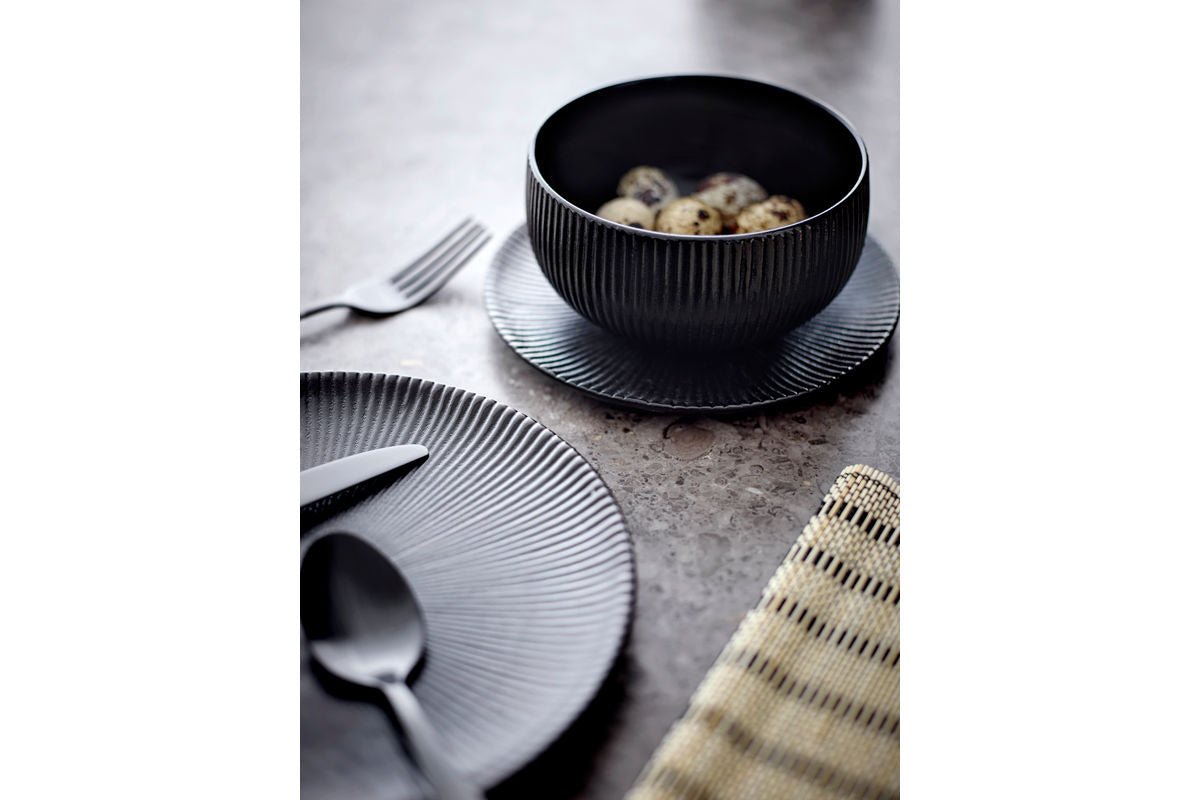 Sovio Plate – made of stoneware